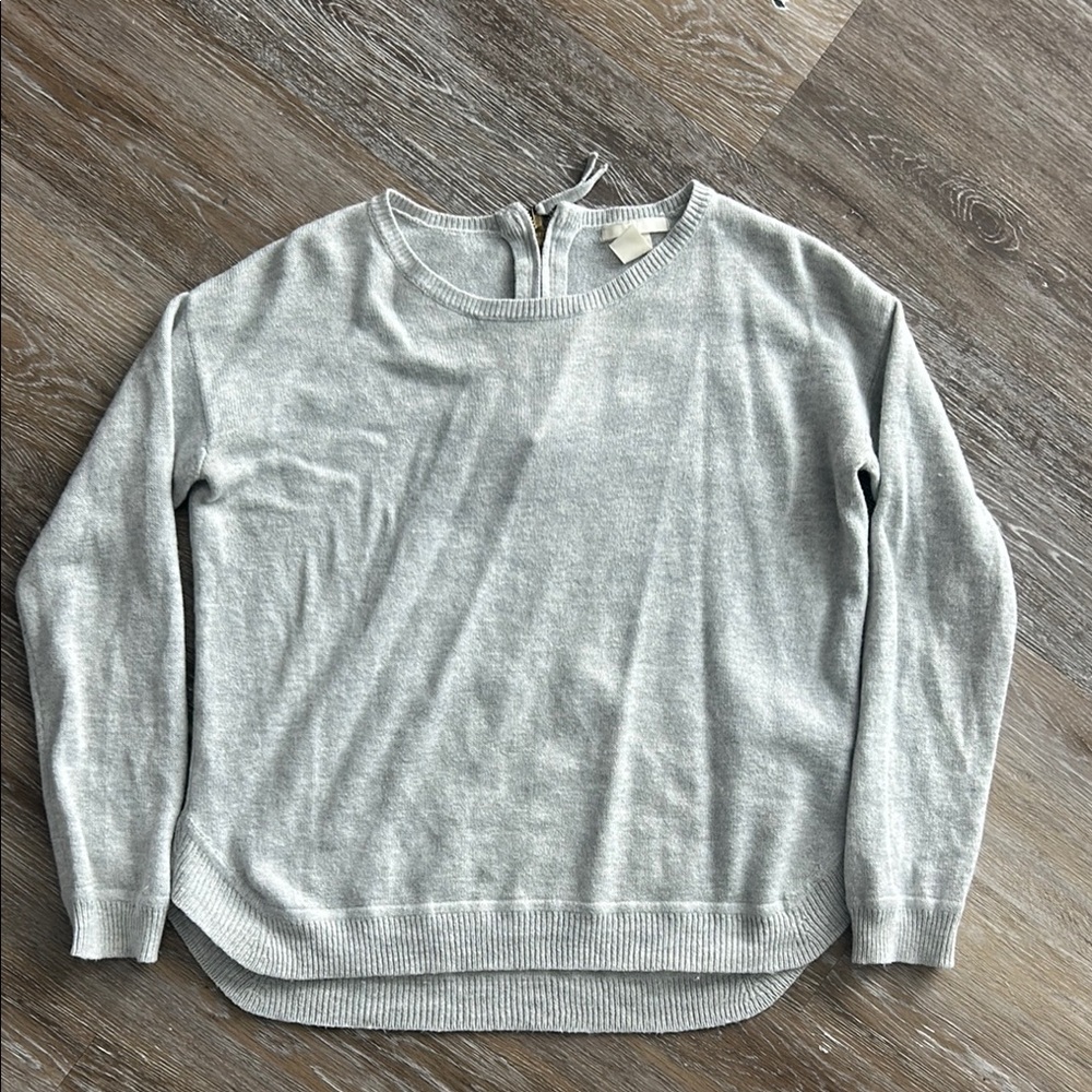 H&M Gray Crewneck Sweater